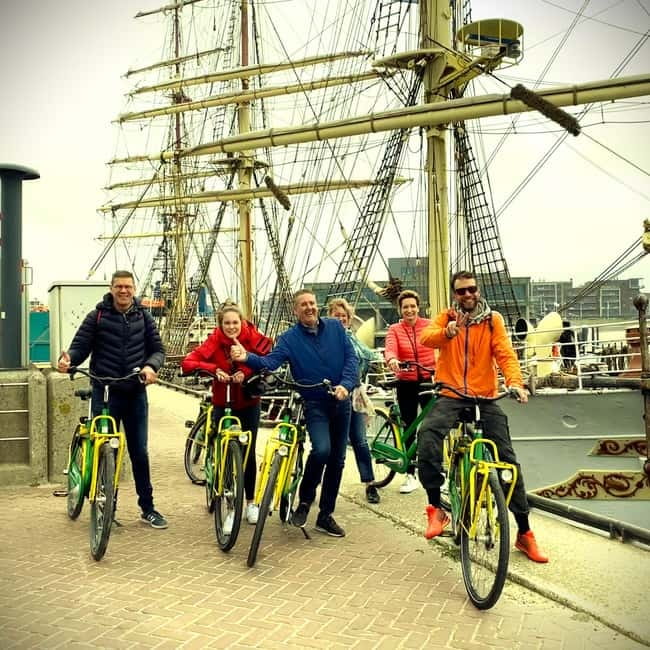 Interactive Safe 2,5hr Bike tour with Entertaining Guide - Binnenhof and the old political center