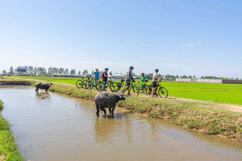 Kampong Phluk: Floating Village Sunset Bike Tour or E-Bike - Why this route is more than a bike ride