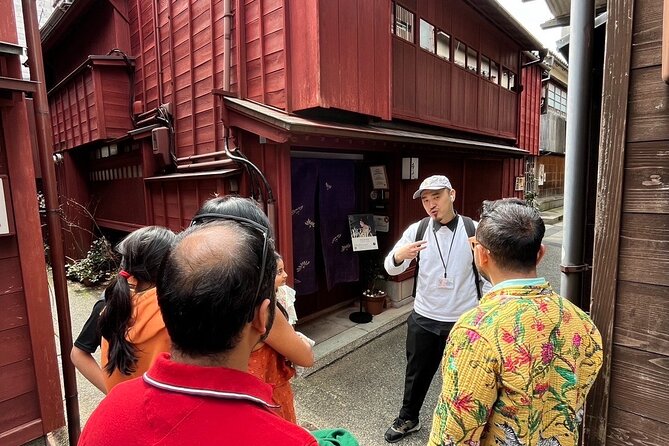 Kanazawa Half Day E-bike Tour - Passing the 21st Century Museum