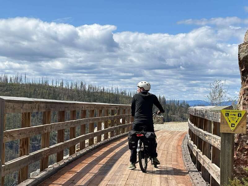 Kelowna: E-Bike Rental with In-App Navigation Guide - Choosing between two, four, and eight hours