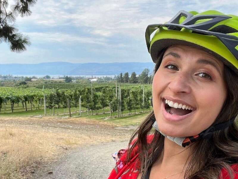 Kelowna: Wine Tasting by E-bike, Smartphone Guide & Lunch - Starting opposite the Sails statue