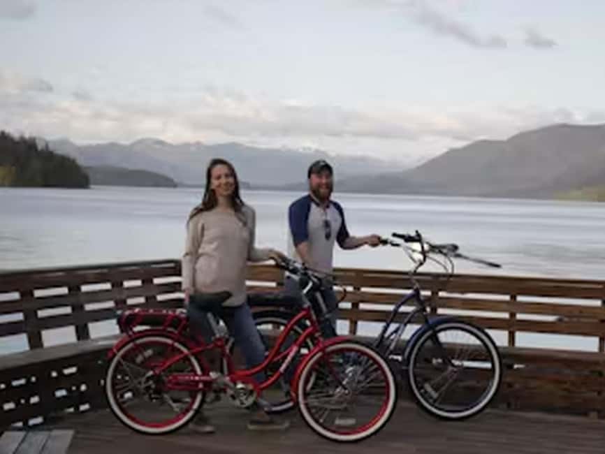Ketchikan: E-Bike and Hike Tour - Smoked salmon and snacks at the marina