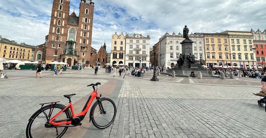 Krakow: 3-Hour Small Group Tour on E-Bike - What the guides add