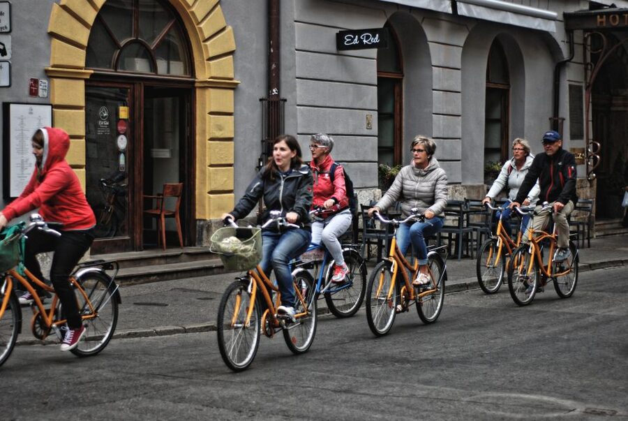 Krakow: Highlights of Krakow Bike Tour - Small Group - Why a bike is useful in Krakow