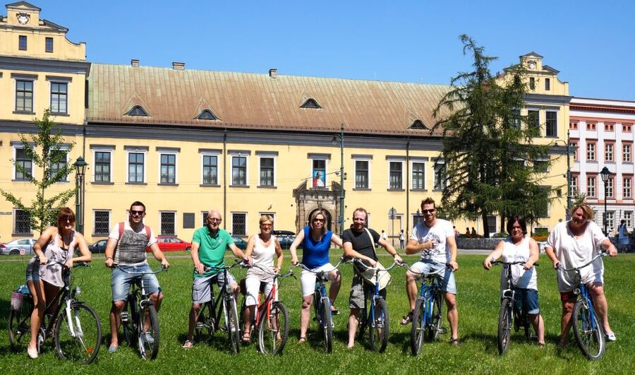 Krakow: Highlights of Krakow Bike Tour - Small Group - Kazimierz, Krakow’s most atmospheric district