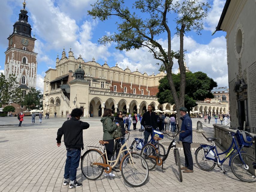 Krakow: Old Town Bike Tour with a Guide - The guides are the real value