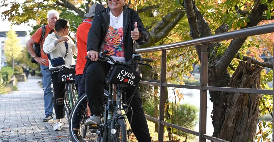 Kyoto: Full Day Bike Tour - Sanjo Shopping Arcade and Shinsen-en: Kyoto between the landmarks
