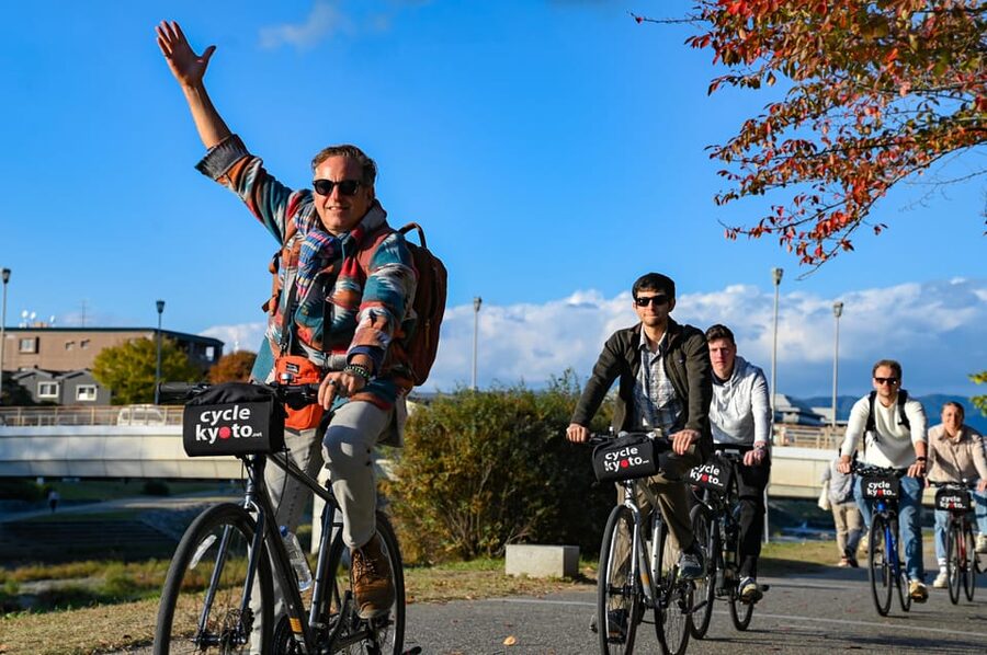 Kyoto: Full Day Bike Tour - Toji and Nishi Honganji: a strong start near the shop