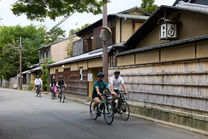 Kyoto: Hidden Gems E-Bike Tour Through Backstreets & Temples - Comfort, pace, and practical limits