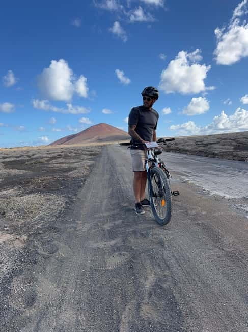 LA GRACIOSA: Bike rental MOUNTAIN BIKES - Playa de las Conchas, the easiest big goal