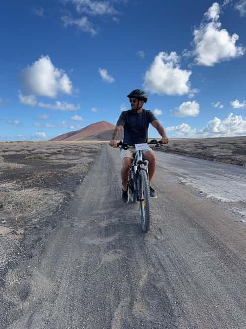La Graciosa: Rent your ELECTRIC BIKE and explore the island at your own pace. - What the $41 Price Buys You
