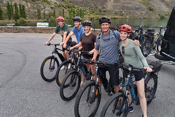 Lake Dunstan Cycleway Bike Rental With Return Luxury Shuttle - Carrick Winery and Burger & Coffee Afloat