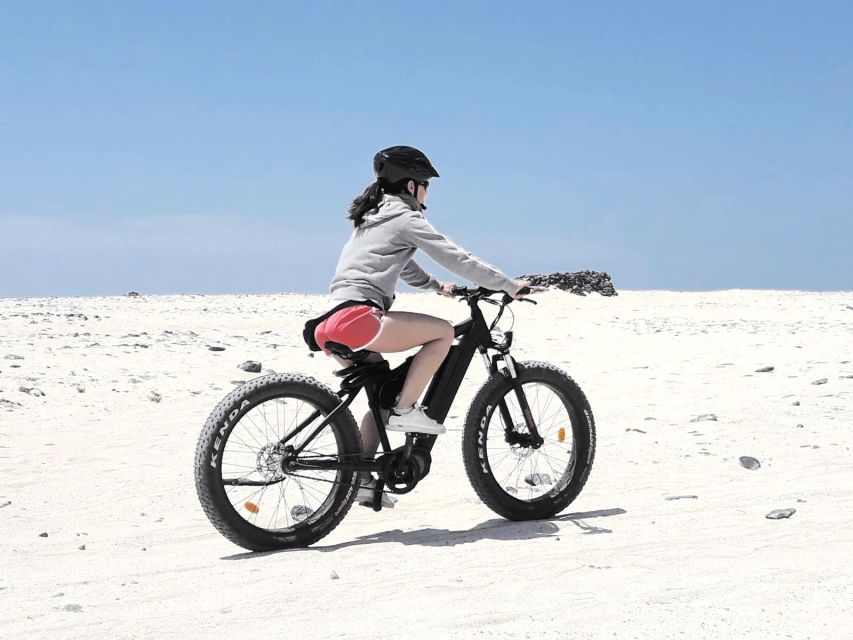 Lanzarote: Advanced 5-Hour Fuerteventura E-Bike Tour - White sand, a fat bike, and the route to El Cotillo