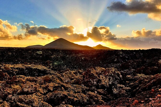 Lanzarote E-Bike Tour: Volcano Craters & Scenic Vineyards - Getting comfortable on the Bianchi e-bikes