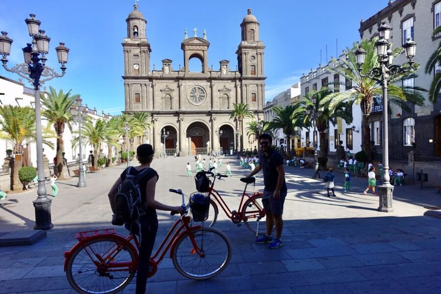 Las Palmas de Gran Canaria: Guided City Tour by Bike - Triana, pedestrian streets, and city life