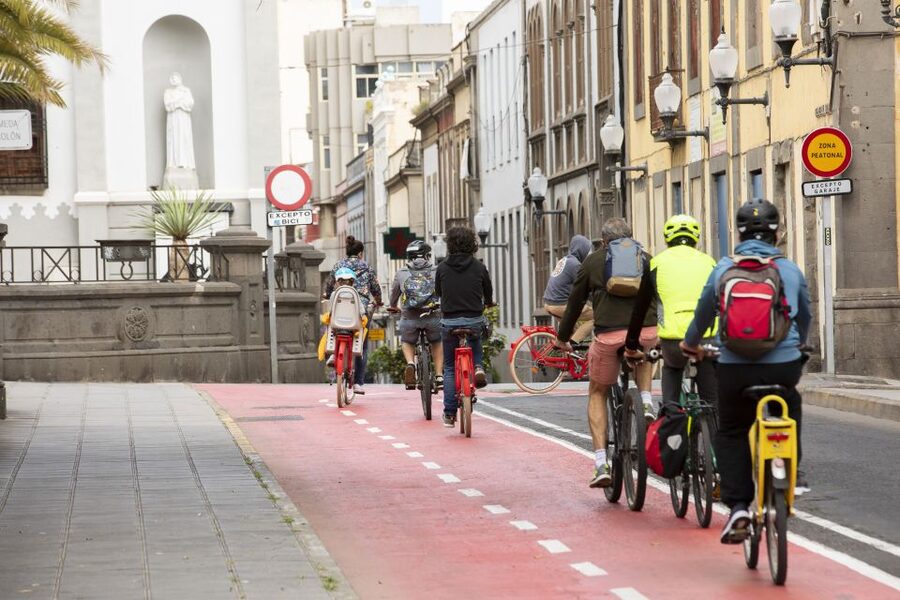 Las Palmas de Gran Canaria: Guided City Tour by Bike - Santa Catalina Park and the modern center