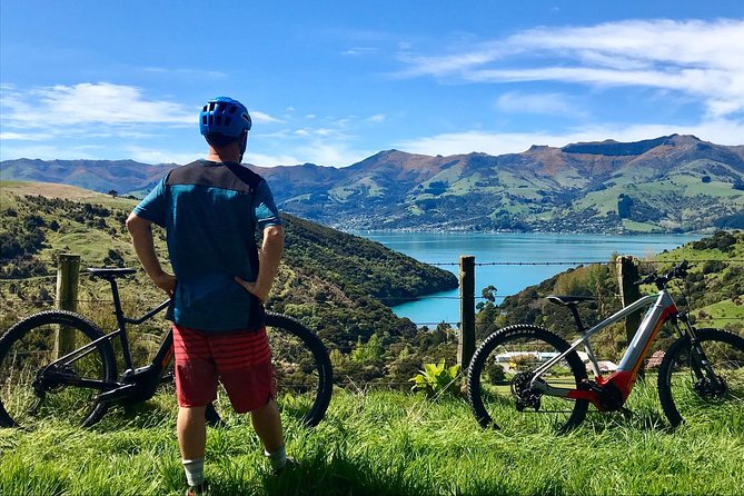 Lava Loop- Guided electric mountain bike tour in Akaroa - Descending with the harbour in view