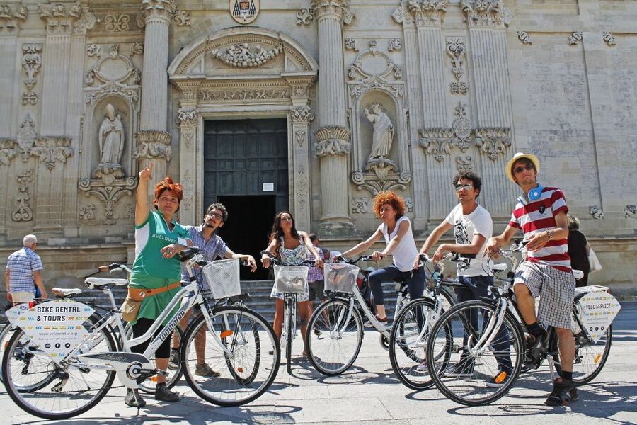Lecce: City Highlights Guided Tour by Bike - Guides who add value to the ride
