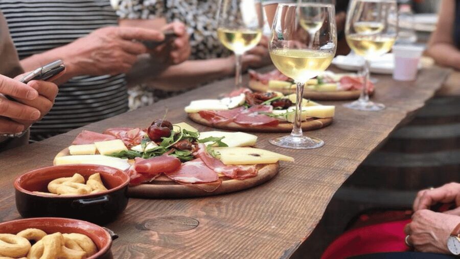 Lecce: Guided Tour & Wine Tasting by Bike - Why a bike works so well in Lecce
