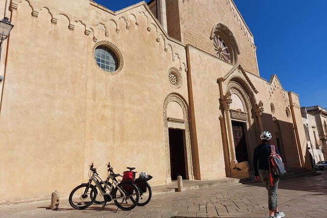 Lecce to Galatina E-Bike: Olive Mill & Wine Tasting + Taxi back - The 10-kilometer ride into Galatina