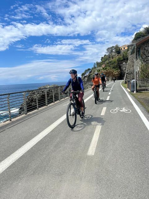 Levanto: Guided E-Bike Tour in Framura with Wine & Focaccia - Meeting in Levanto and Learning the Bike