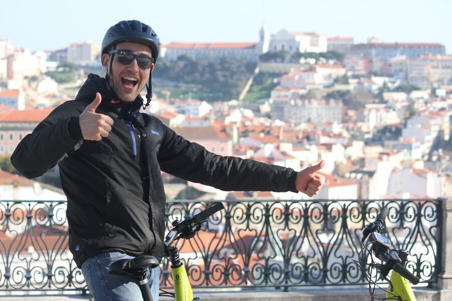 Lisbon: 3-Hour Tour by E-Bike - São Pedro de Alcântara and the first big view