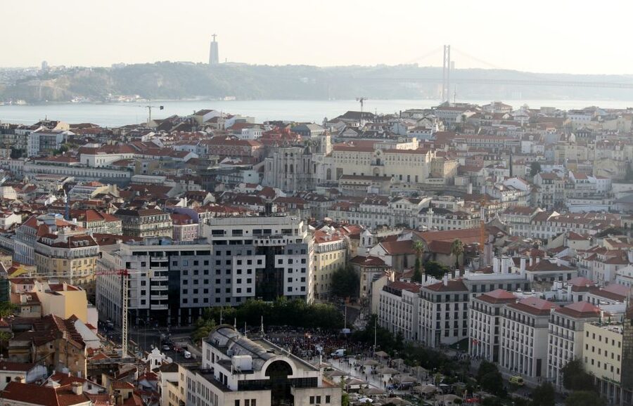 Lisbon: 3-Hour Tour by E-Bike - Avenida da Liberdade and polished central Lisbon