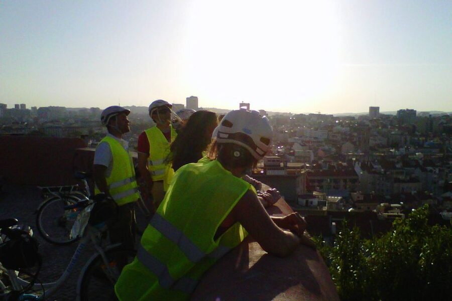 Lisbon: 7 Hills Half-Day Electric Bike Tour - What the guiding is really like
