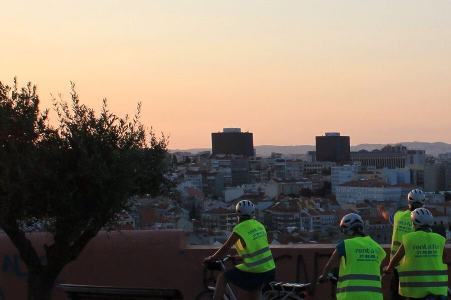 Lisbon: 7 Hills Half-Day Electric Bike Tour - Miradouro da Graça and Monte Agudo