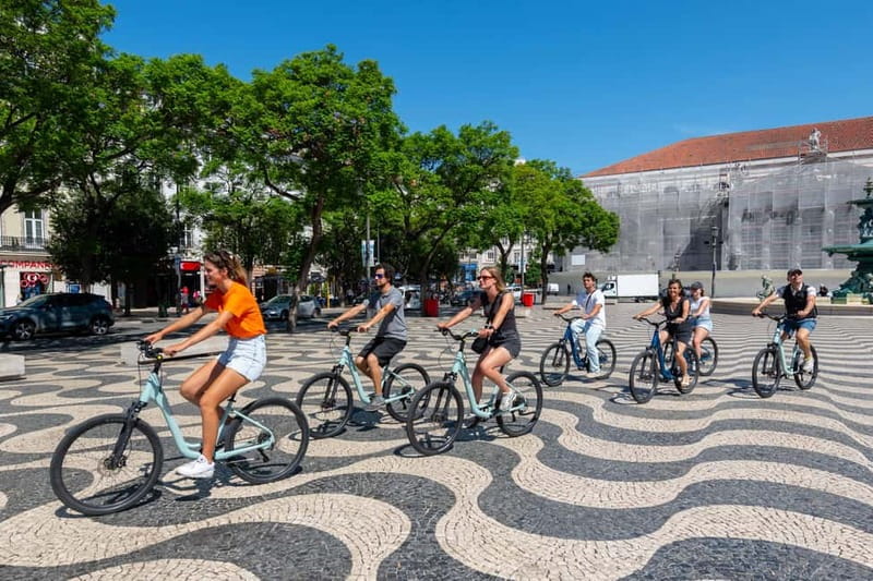 Lisbon: Bike Tour from Lisbon to Belém + Liquor & Pastry - The café break and pastel de nata