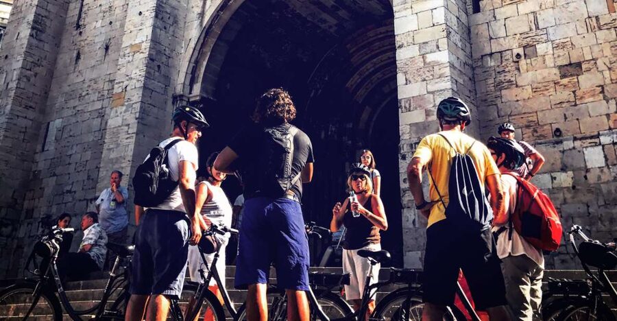 Lisbon: City Highlights and Viewpoints E-Bike Tour - Key points at a glance