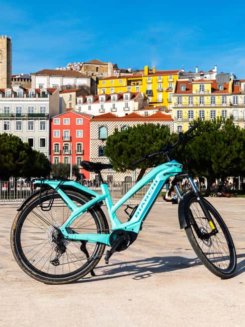 Lisbon: E-Bike Adventure Through the City of Seven Hills - Marquess of Pombal Square and the downtown social scene