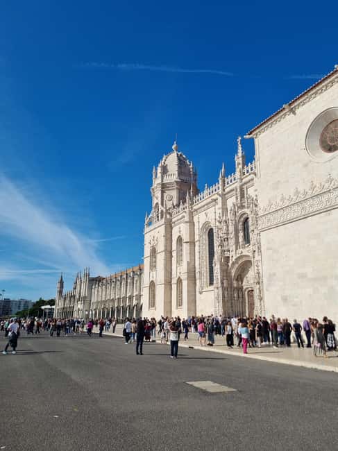 Lisbon: E-Bike Adventure to Belém with Pastel Tasting - The riverfront route and 25 de Abril Bridge views