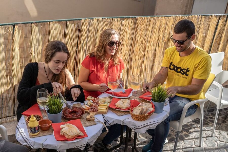 Lisbon: E-Bike Food Tour of Alfama and Old Town - Portas do Sol and the best food pause