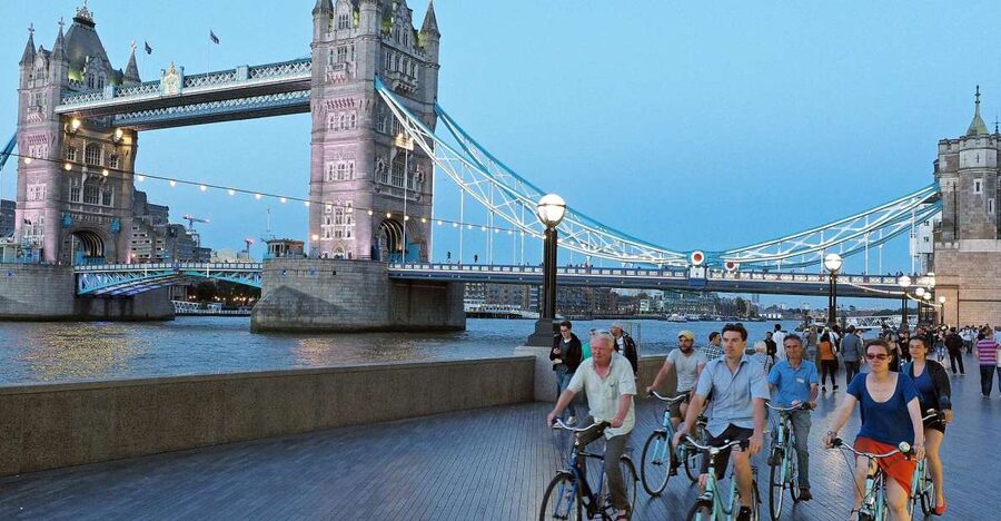 London: 3-Hour Sunset Bike Tour - Tower Bridge and St Katherine’s Dock set the tone