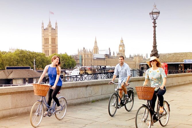 London Bike Tour: Landmarks, Secret Gems, Pub Stop & Street Art - A 15-minute break at the Lamb & Flag