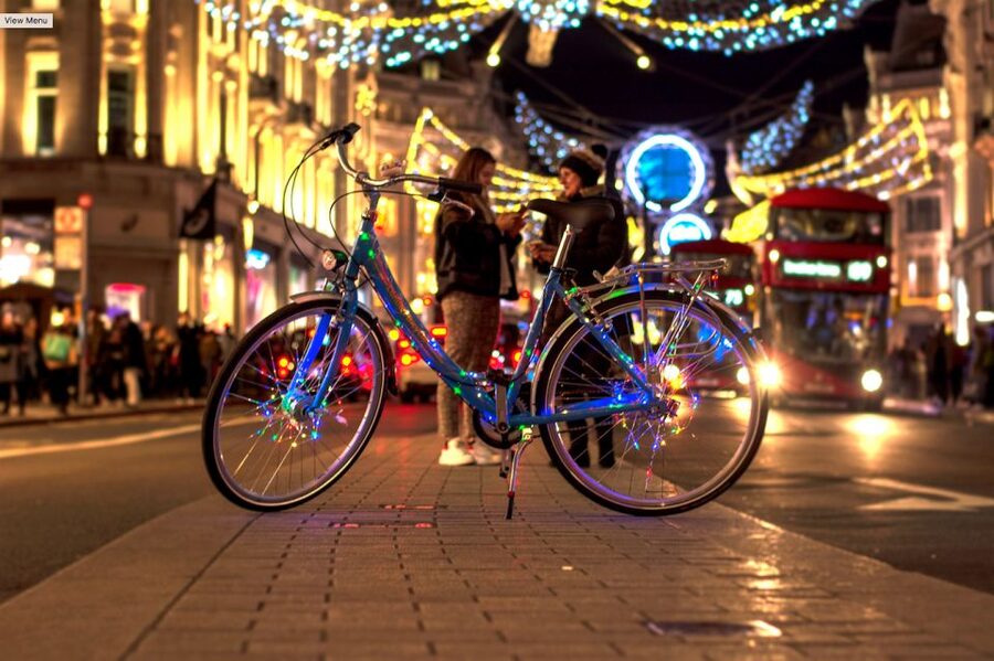 London Christmas Lights Bike Tour - Starting in Lambeth with a bike and helmet