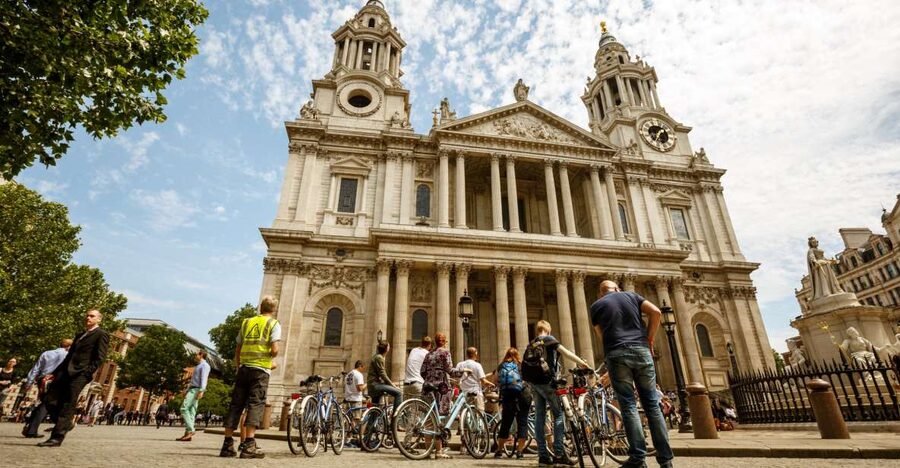 London: Classic Gold 3.5-Hour Bike Tour - What the guides add to the ride