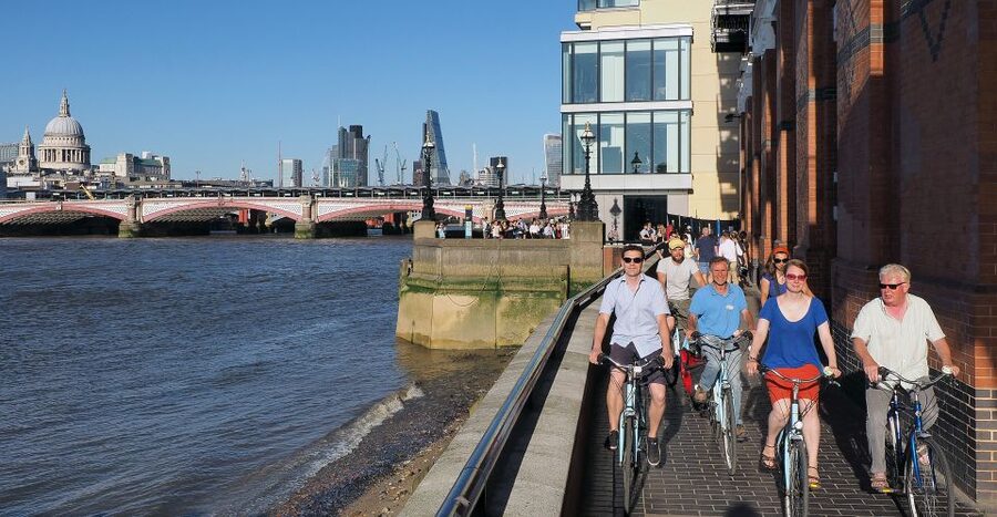 London: East London Town 3.5-Hour Bike Tour - Tower Bridge and the Tower of London from the saddle