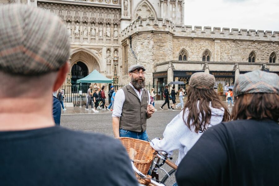 London: Landmarks & Secrets Bike Tour with Pub & Street Art - Cycling comfort, safety, and weather