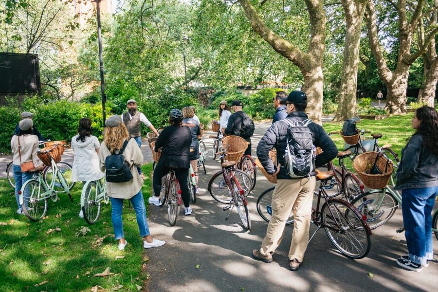 London: Landmarks & Secrets Bike Tour with Pub & Street Art - Starting near Lambeth Palace