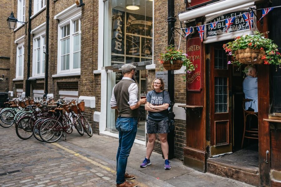 London: Landmarks & Secrets Bike Tour with Pub & Street Art - St James’s Park and Buckingham Palace