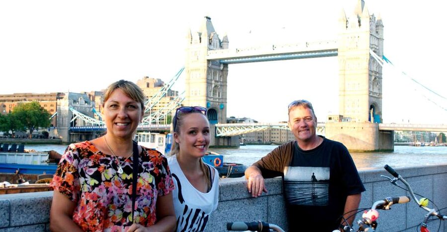 London Package: Royal Bike Tour with River Thames Cruise - Buckingham Palace and Stories of Royal Visitors