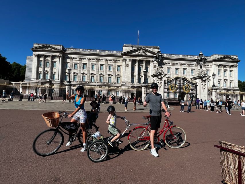 London: Private Family Guided Bike Tour with Childseats - Royal views through St. James’s Park