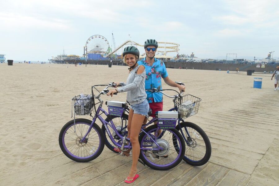 Los Angeles: Santa Monica and Venice eBike Tour - Santa Monica beach and the view beneath the pier