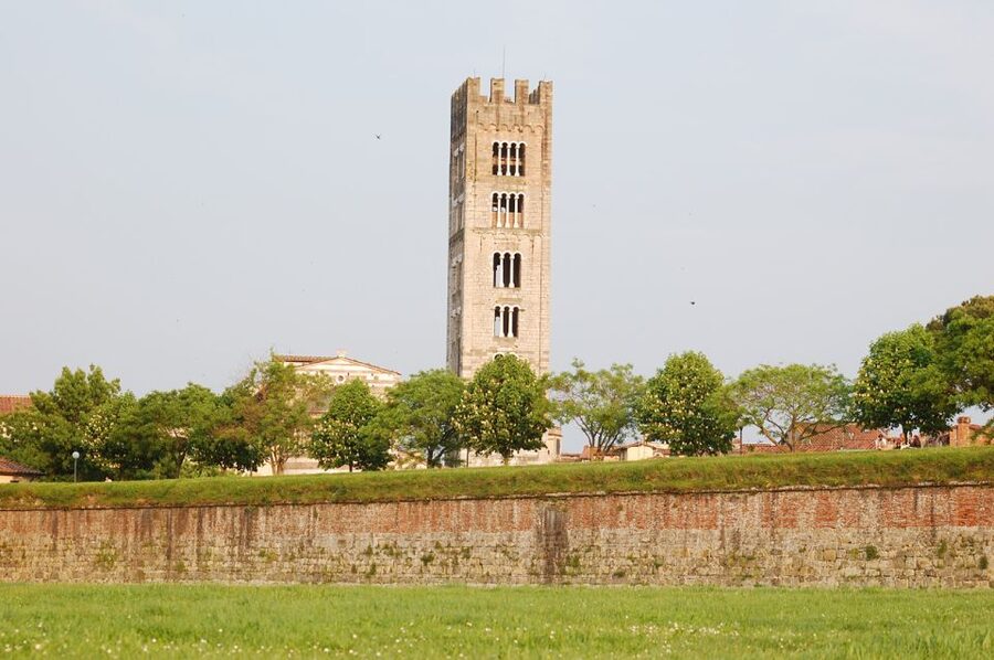 Lucca: E-Bike Rental - How Much Riding Can You Fit Into One Day?
