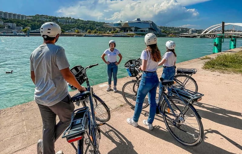 Lyon: Guided City Bike Tour - Parc de la Tête d’Or, the tour’s spacious centerpiece