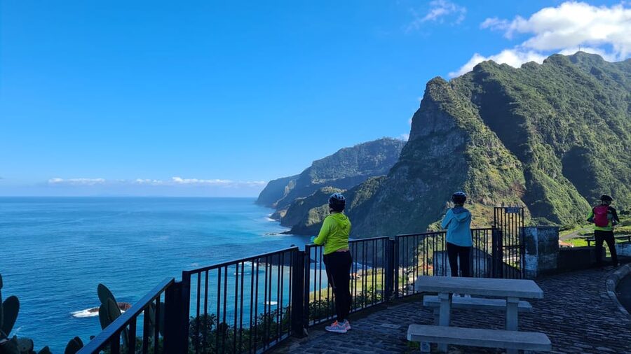 Madeira: Guided E-bike Tour of the North Coast - The Atlantic viewpoint and possible coffee stop