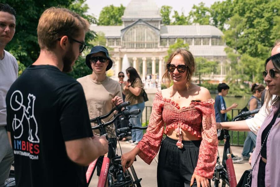 Madrid: 3 h. Guided Highlights Bike Tour with Optional Tapas - Starting between Plaza Mayor and the Royal Palace