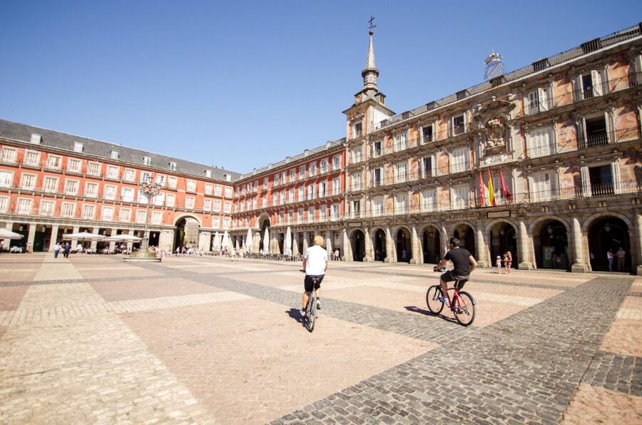 Madrid City Guided Bike/E-Bike Tour for Small Groups - Regular bike or electric bike?